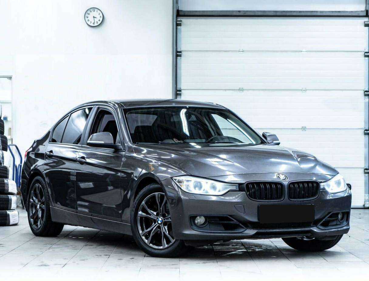 BMW 3 серии 320i, 2014 - фото №2