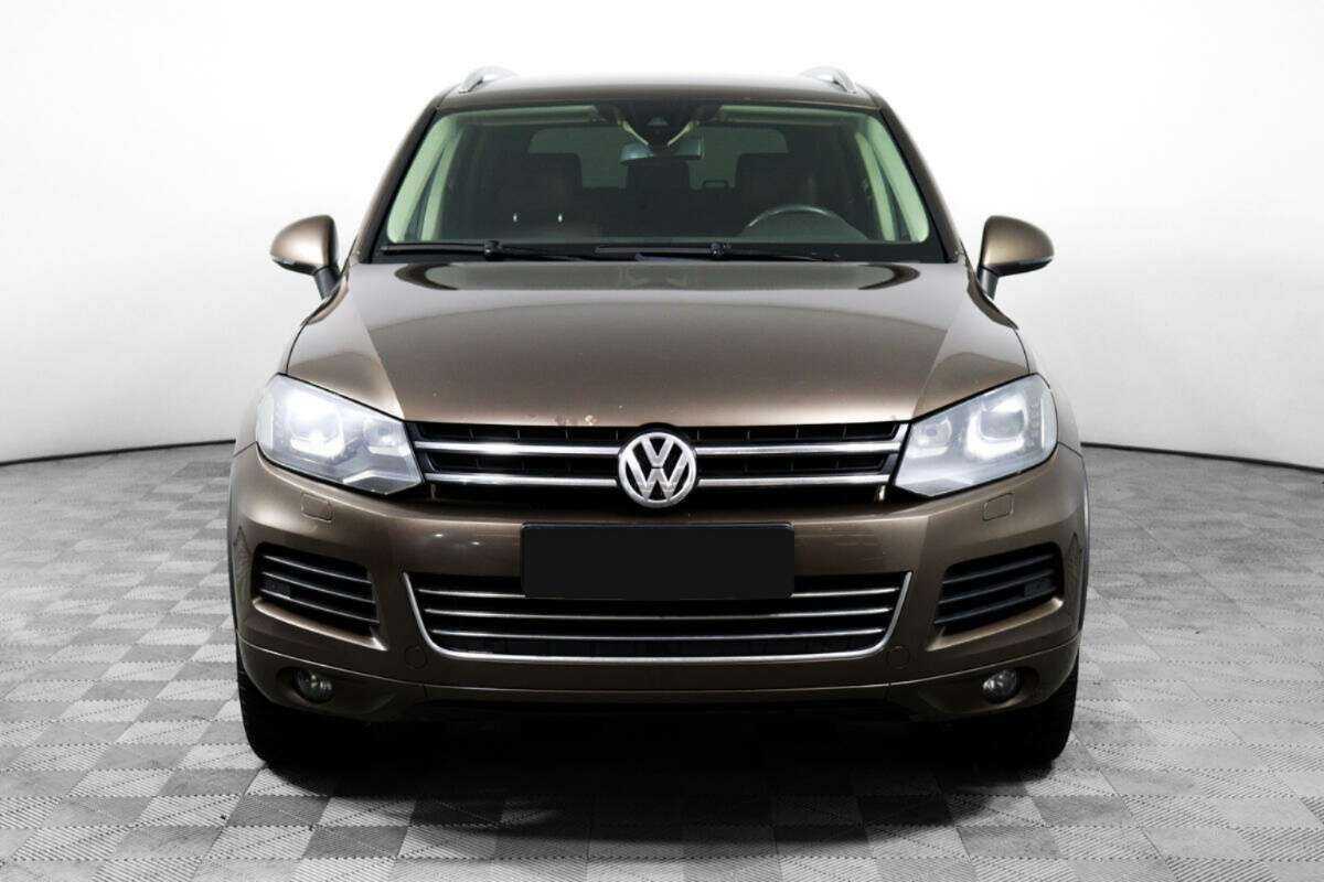 Volkswagen Touareg, 2012 - фото №2