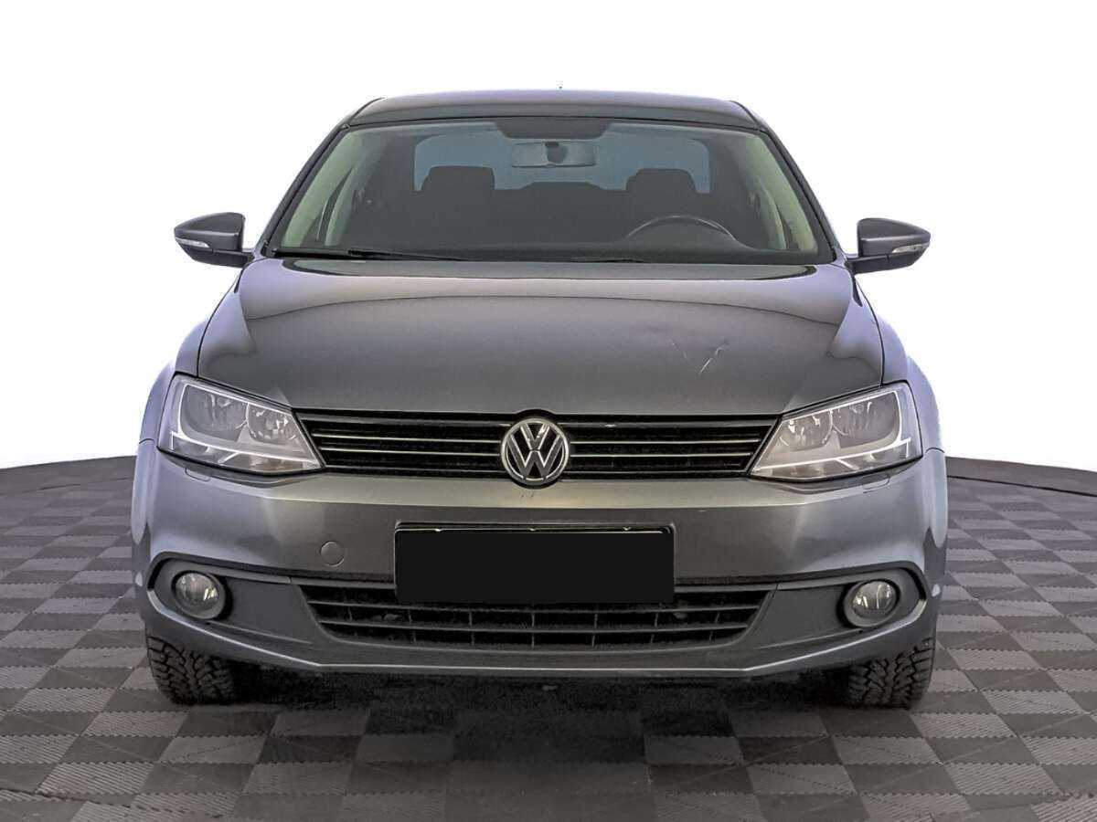 Volkswagen Jetta, 2012 - фото №2