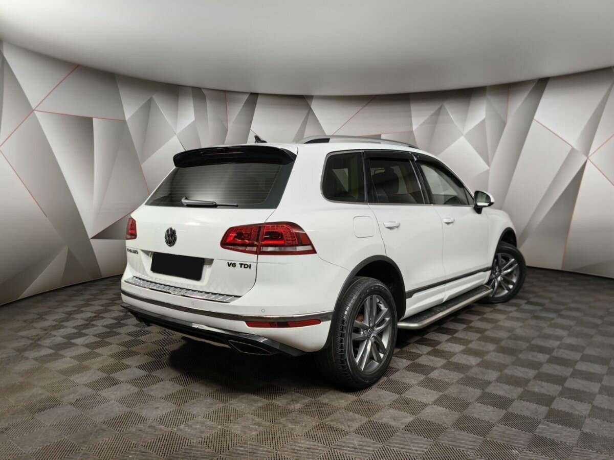 Volkswagen Touareg, 2016 - фото №2