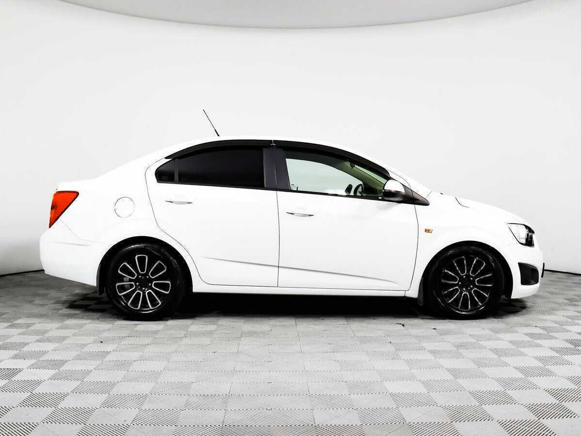 Chevrolet Aveo, 2014 - фото №4