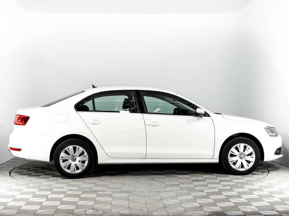 Volkswagen Jetta, 2012 - фото №4