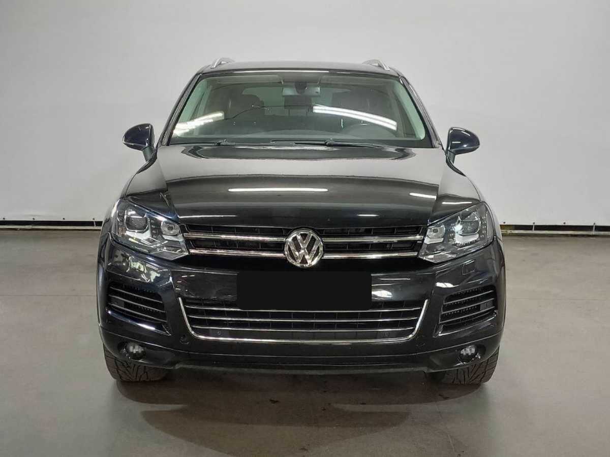 Volkswagen Touareg, 2013 - фото №2