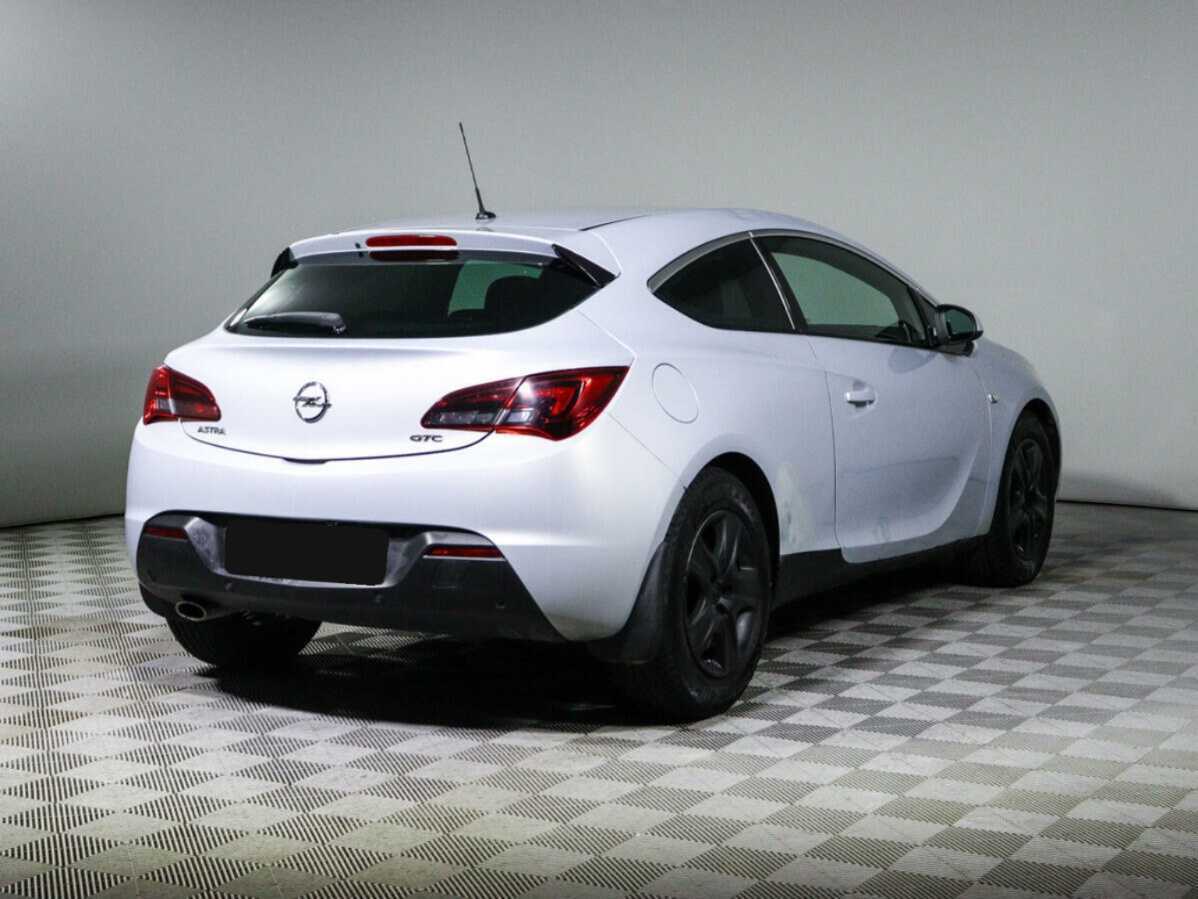 Opel Astra GTC, 2013 - фото №4