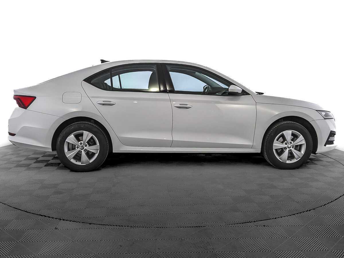 Skoda Octavia, 2021 - фото №4