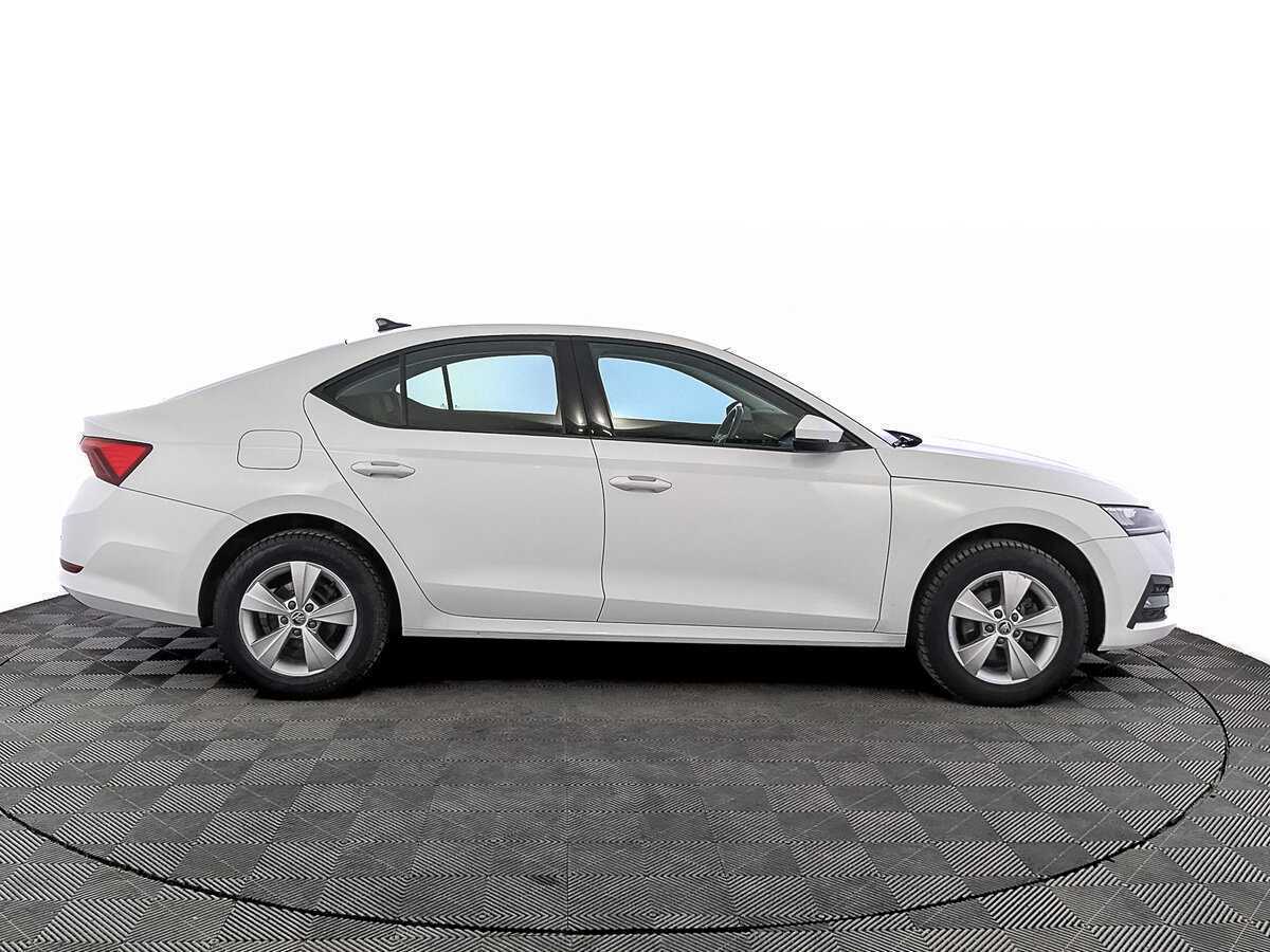 Skoda Octavia, 2021 - фото №4