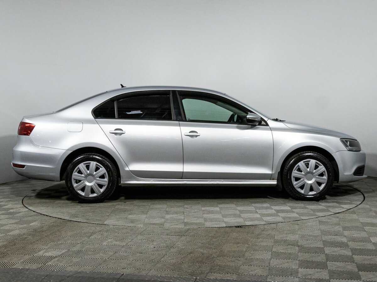 Volkswagen Jetta, 2012 - фото №4