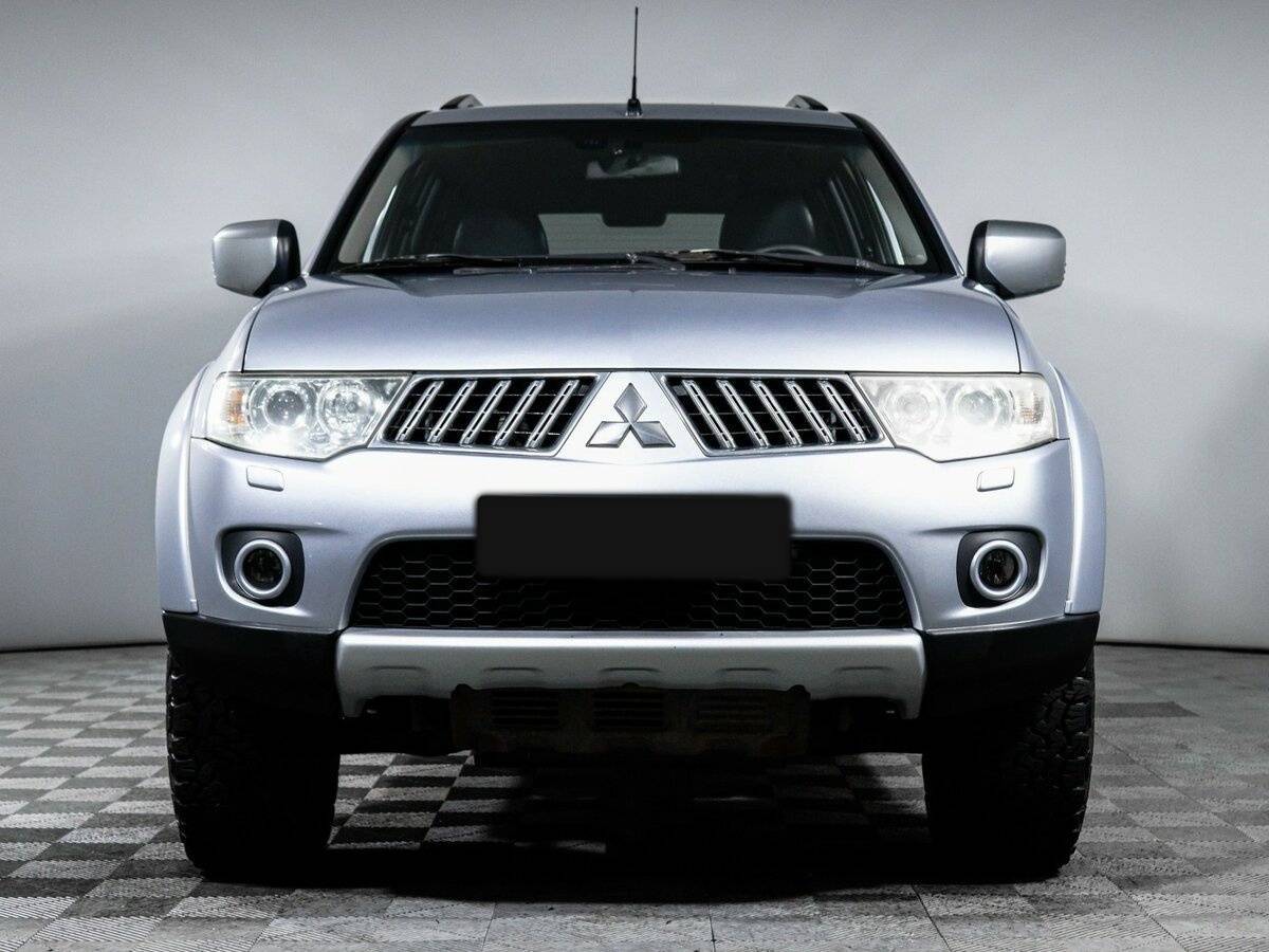 Mitsubishi Pajero Sport, 2013 - фото №2
