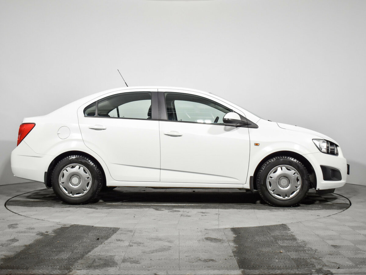 Chevrolet Aveo II, 2014 - фото №4
